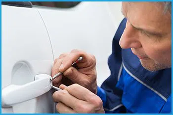 Lock Locksmith Services Redmond, WA 425-749-3863 - 20-car-locksmith